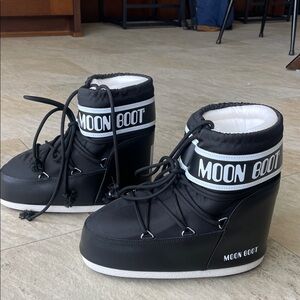 Moon Boot Women's Icon Low Black and White Moon Boots